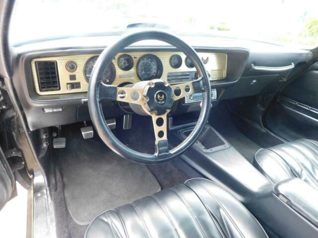 Pontiac Firebird 1977 image number 18