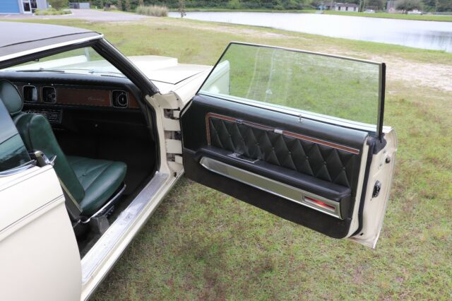 Lincoln Continental 1969 image number 38