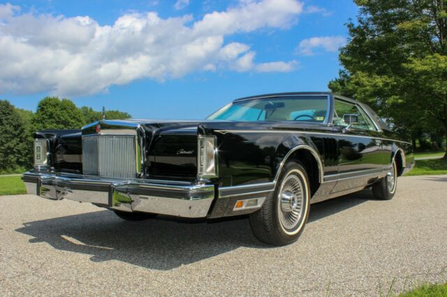 Lincoln Continental 1977 image number 0