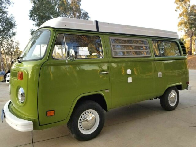 Volkswagen Bus/Vanagon 1979 image number 28