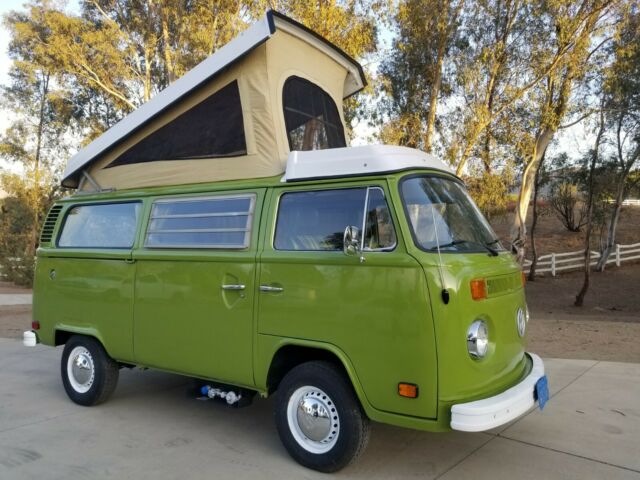 Volkswagen Bus/Vanagon 1979 image number 29