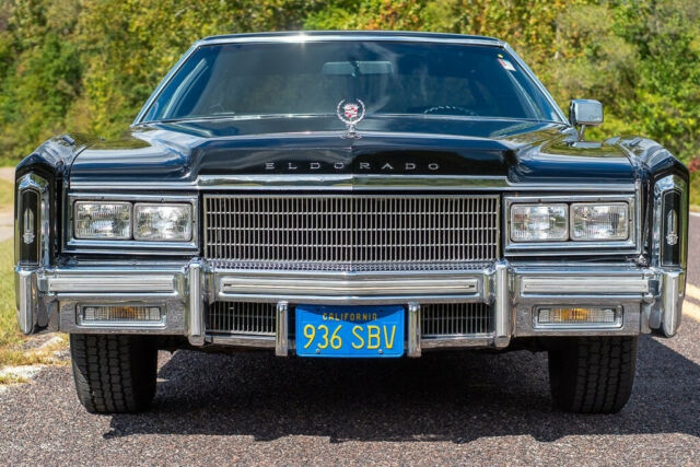 Cadillac Eldorado 1977 image number 2