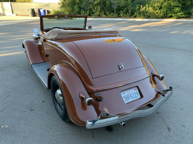 Ford Deluxe Cabriolet 1934 image number 10