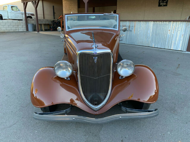 Ford Deluxe Cabriolet 1934 image number 26