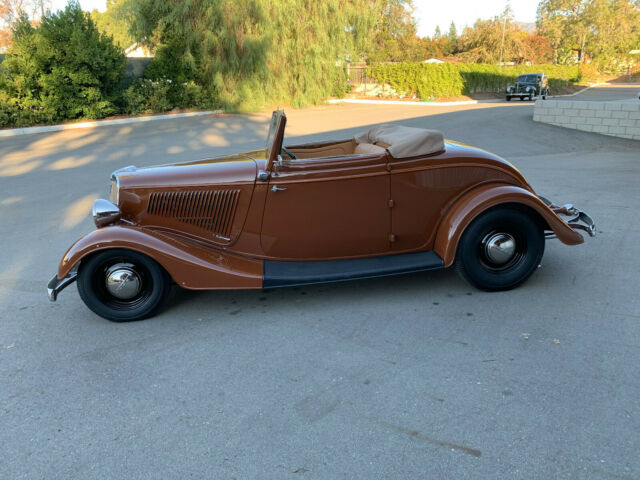 Ford Deluxe Cabriolet 1934 image number 27