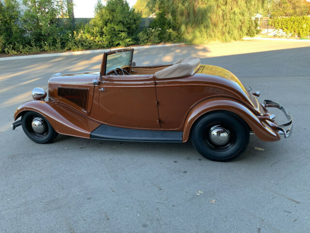 Ford Deluxe Cabriolet 1934 image number 31