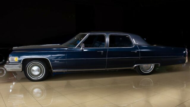 Cadillac Fleetwood 1975 image number 22