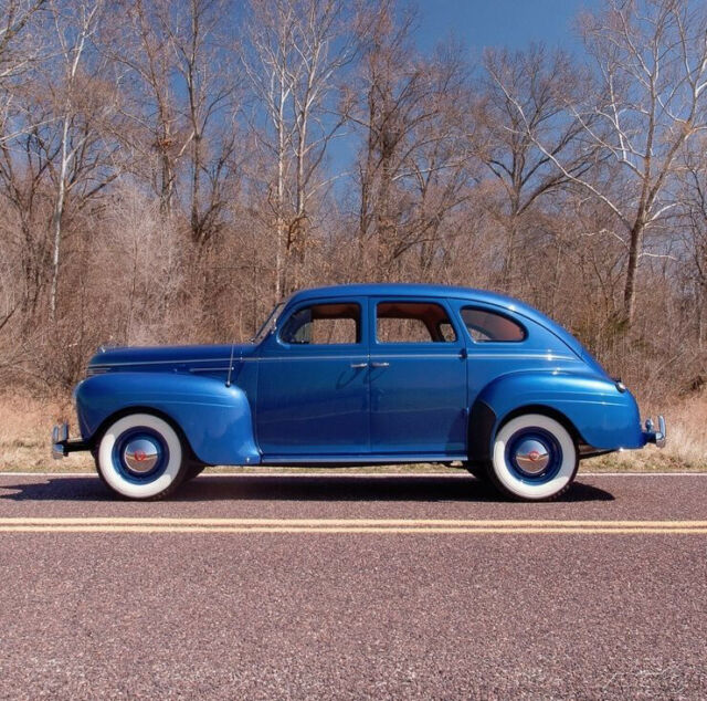 Plymouth Deluxe 1940 image number 0