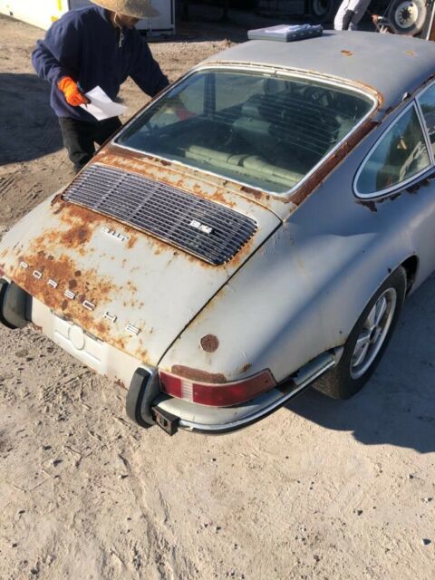 Porsche 911 1969 image number 29