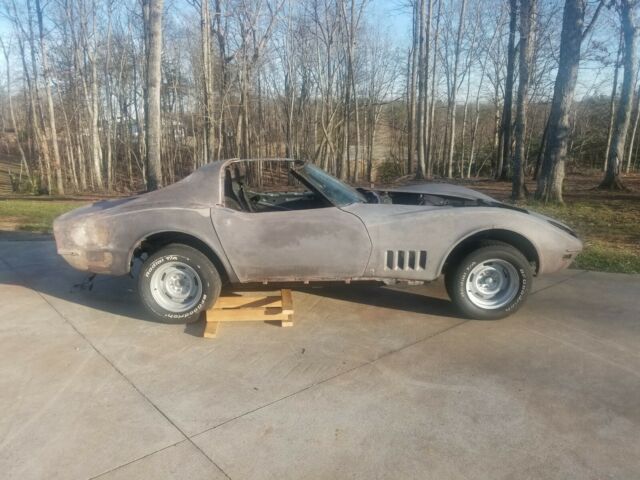 Chevrolet Corvette 1969 image number 0