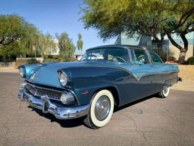 Ford Crown Victoria 1955 image number 1