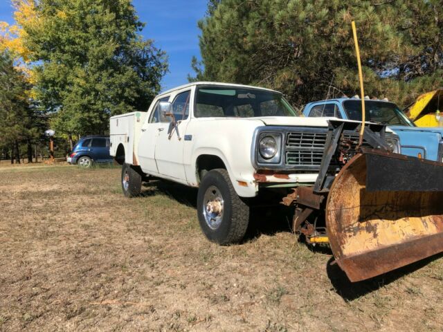 Dodge Power Wagon 1979 image number 0