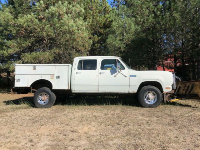 Dodge Power Wagon 1979 image number 2