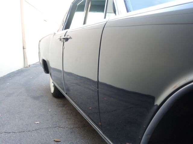 Lincoln Continental 1965 image number 12