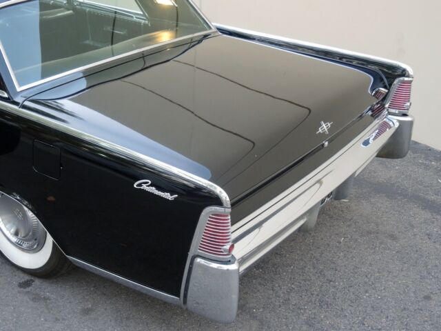 Lincoln Continental 1965 image number 14