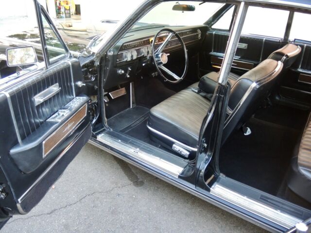 Lincoln Continental 1965 image number 28