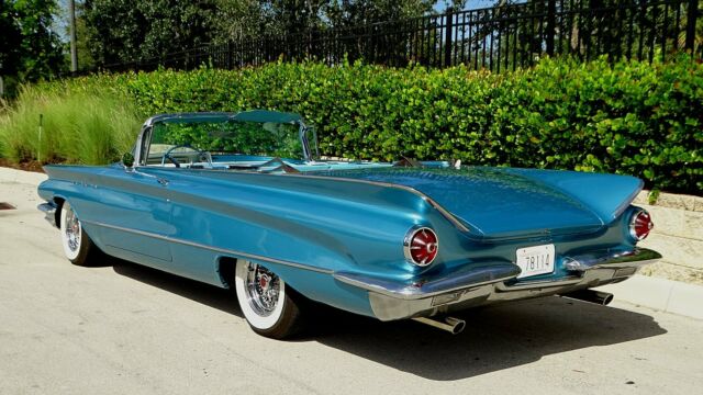 Buick LeSabre 1960 image number 28