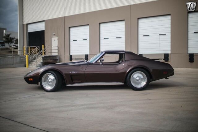 Chevrolet Corvette 1974 image number 28