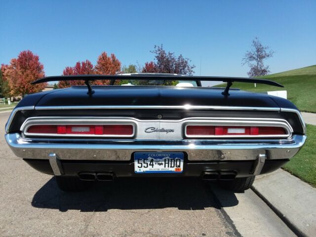 Dodge Challenger 1971 image number 11