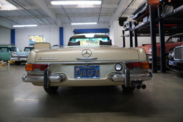 Mercedes-Benz 280SL Roadster 1971 image number 33