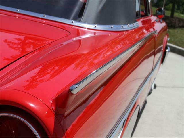 Ford Galaxie 1961 image number 9