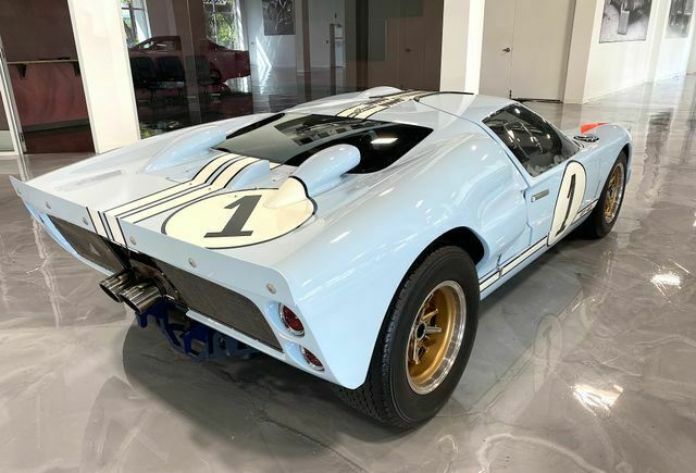 Ford GT 40 1966 image number 22