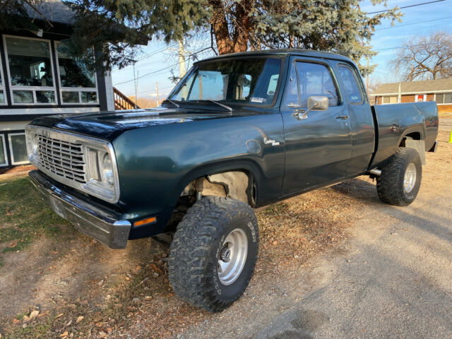 Dodge Power Wagon 1977 image number 0