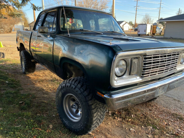 Dodge Power Wagon 1977 image number 27