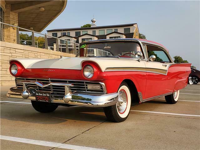 Ford Fairlane 1957 image number 28