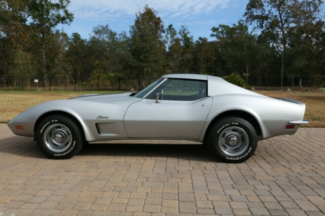 Chevrolet Corvette 1973 image number 2