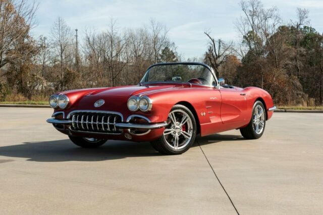 Chevrolet Corvette 1960 image number 2