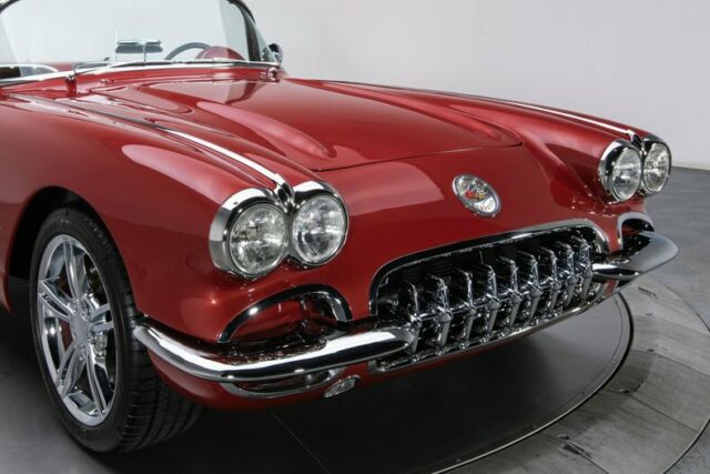 Chevrolet Corvette 1960 image number 22