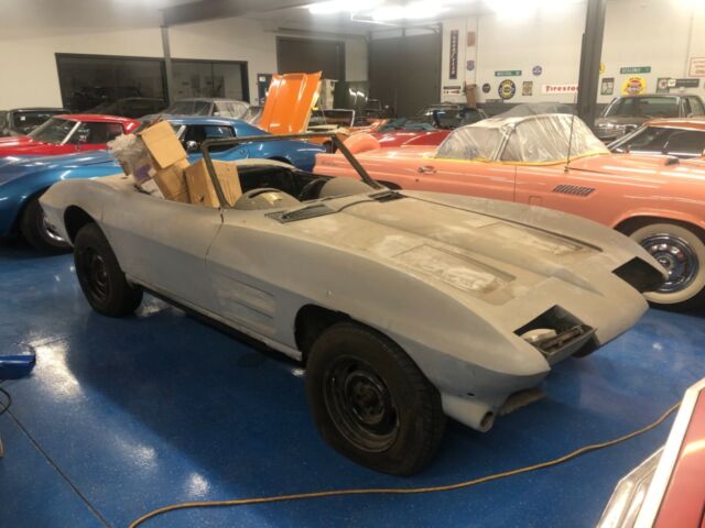 Chevrolet Corvette 1963 image number 20