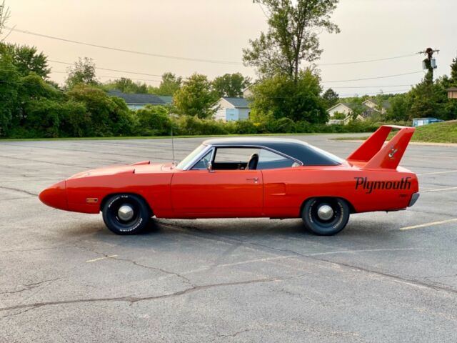 Plymouth Road Runner 1970 image number 27