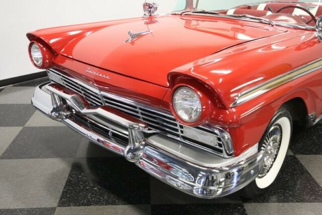 Ford Fairlane 1957 image number 22