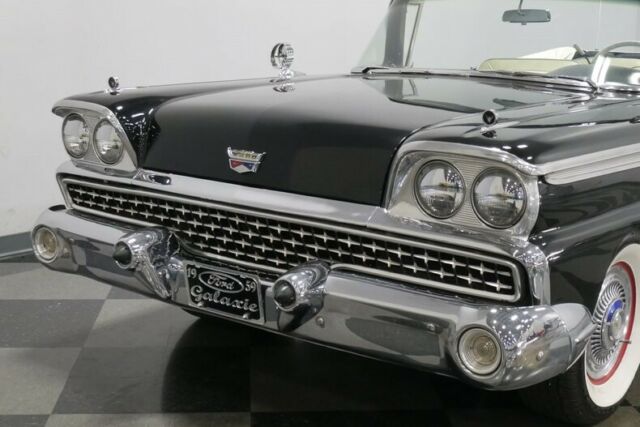 Ford Galaxie 1959 image number 22