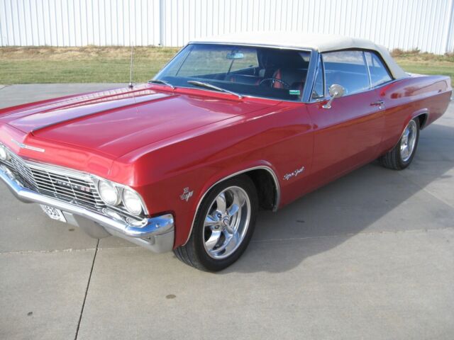 Chevrolet Impala 1965 image number 0