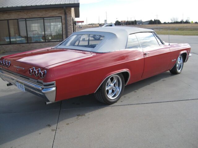 Chevrolet Impala 1965 image number 1