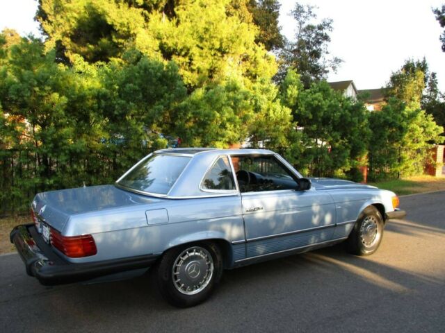 Mercedes-Benz SL-Class 1979 image number 11