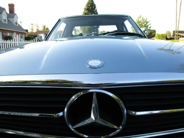 Mercedes-Benz SL-Class 1979 image number 15