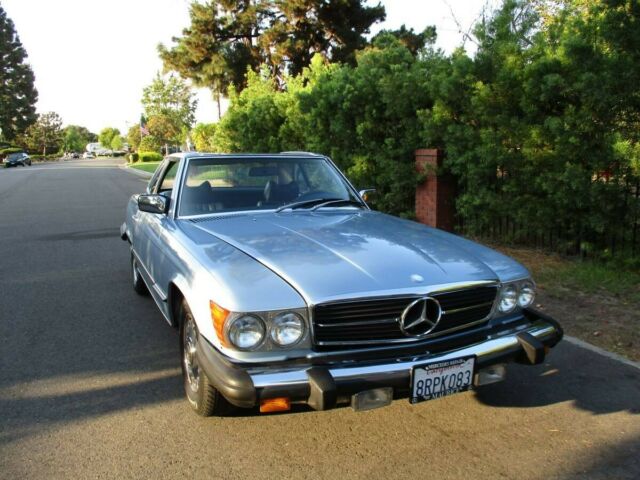 Mercedes-Benz SL-Class 1979 image number 18