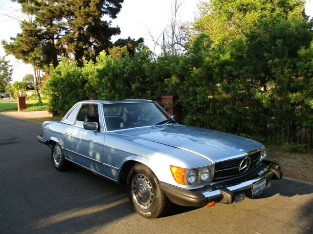 Mercedes-Benz SL-Class 1979 image number 32