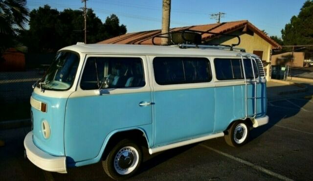 Volkswagen Bus/Vanagon 1973 image number 17