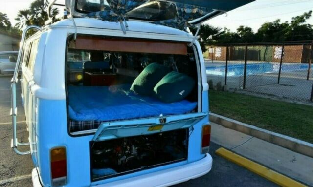 Volkswagen Bus/Vanagon 1973 image number 26