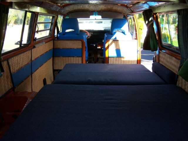 Volkswagen Bus/Vanagon 1974 image number 10