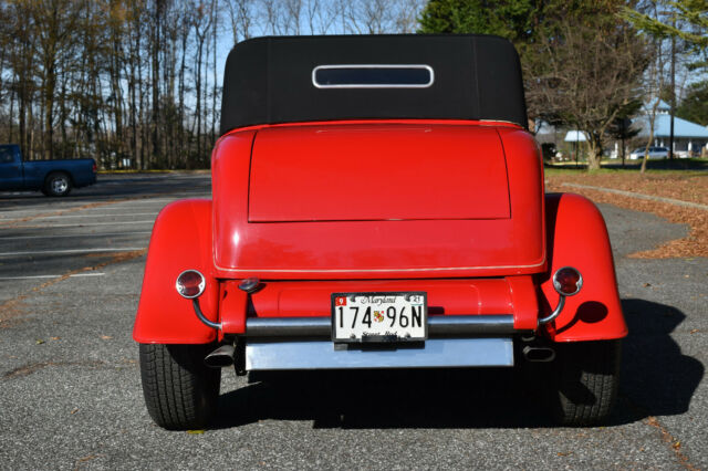 Ford Cabriolet 1932 image number 2