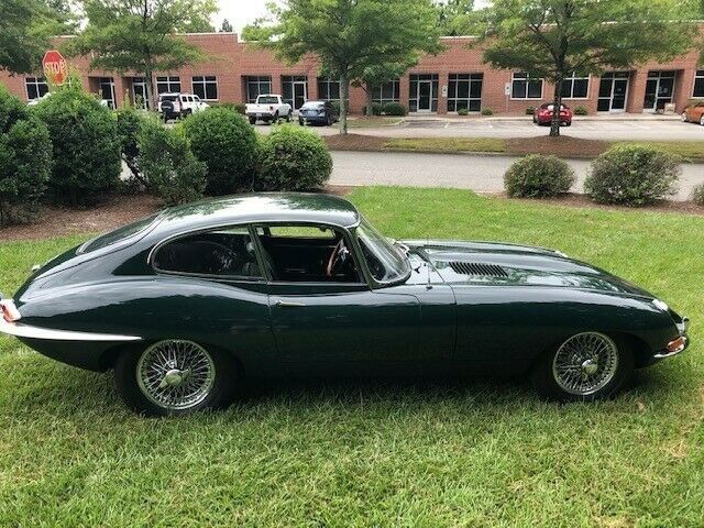 Jaguar E-Type 1968 image number 27