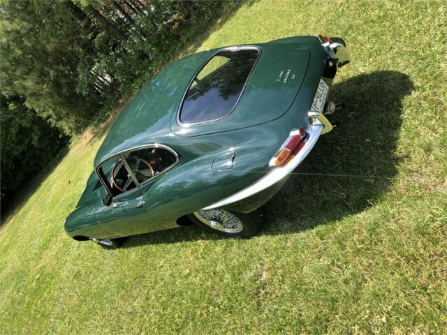 Jaguar E-Type 1968 image number 28