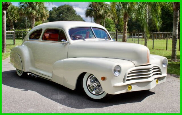 Chevrolet Fleetline Aero-Sedan 1947 image number 0