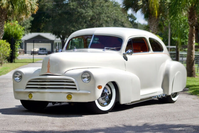 Chevrolet Fleetline Aero-Sedan 1947 image number 1